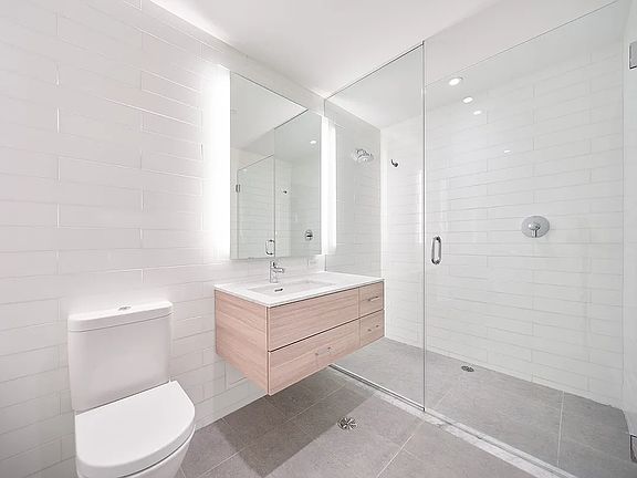 5th image of 84 William St #1508A