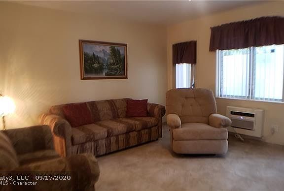 4th image of 15610 NE 6th Ave APT 2C