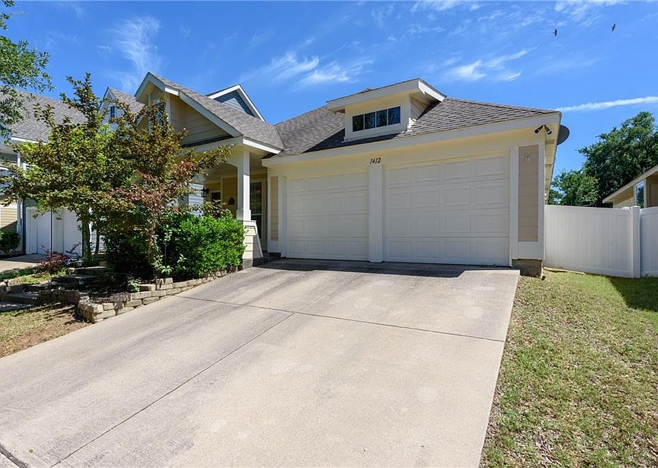 1st image of 1412 Oakcrest Dr