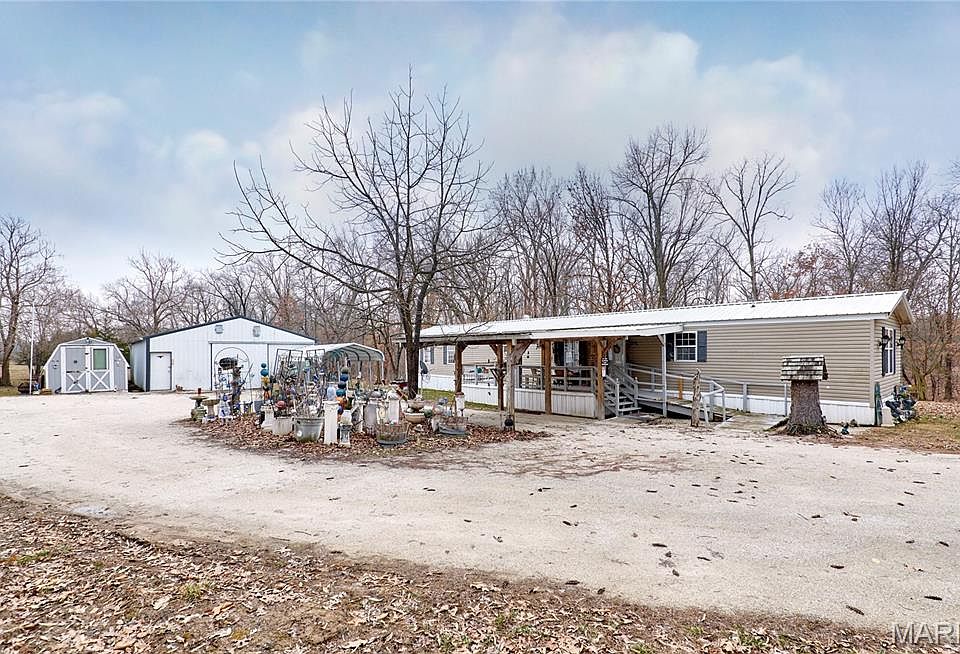 1st image of 748 Walker Rd