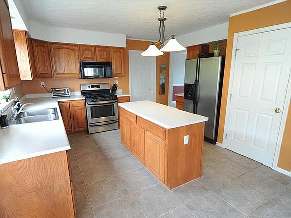 4th image of 7046 Highland Creek Dr