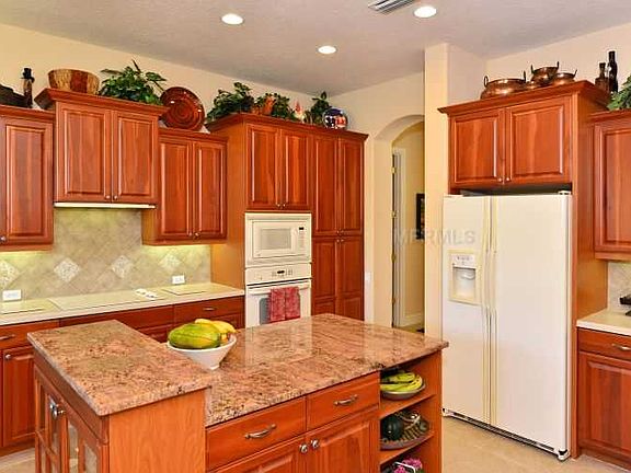 4th image of 7961 Century Oak Dr