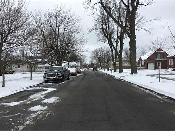 4th image of 240 Grandview Ave