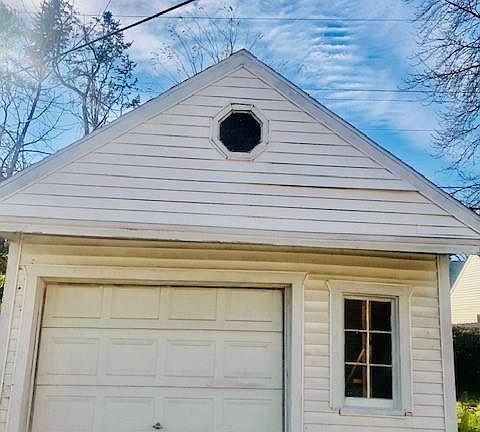 4th image of 20428 Roscommon St
