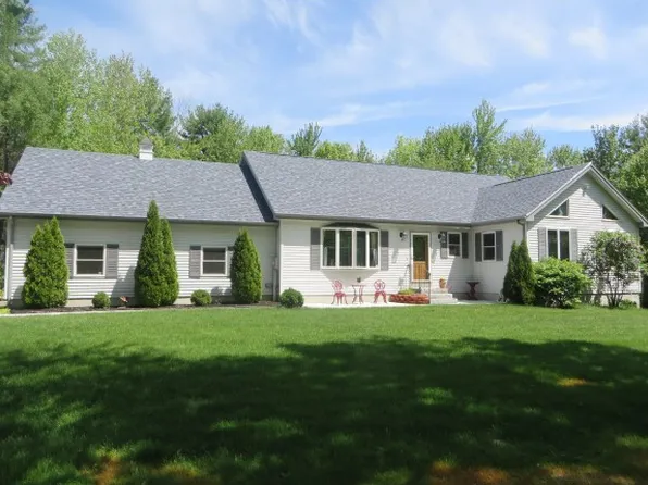 143 Walnut St, Rochester, NH 03867