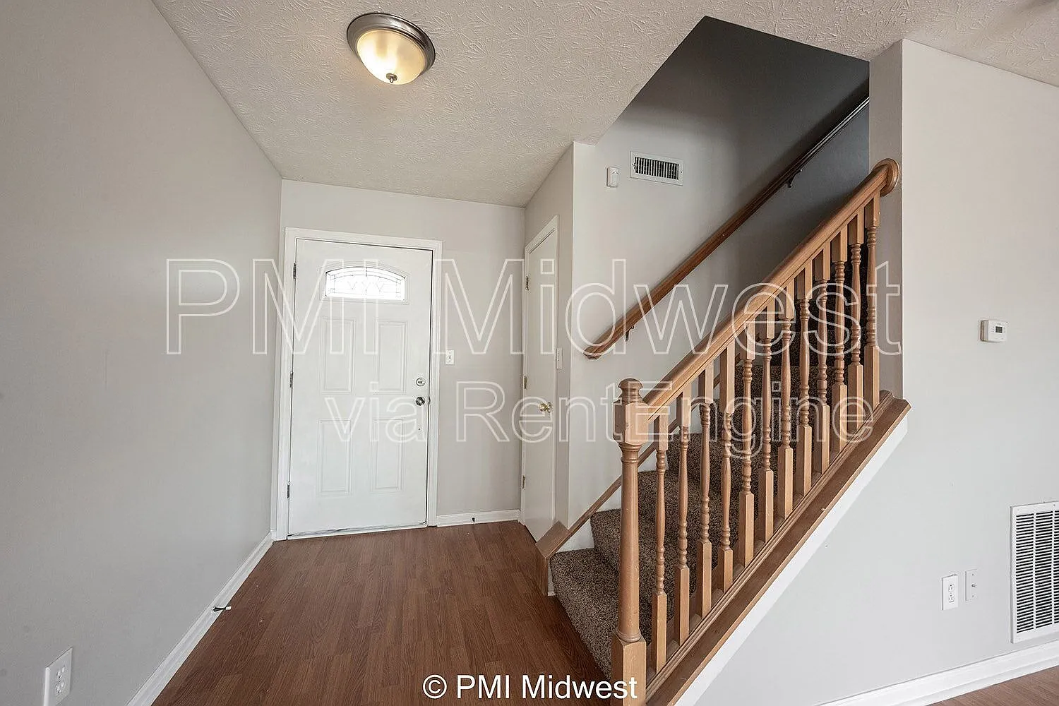 3 bed, 2.0 bath, 1480 sqft, $1,820 — Photo 3