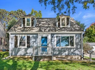 9020 W Vincent PLACE, West Allis, WI 53214