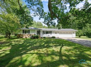 11644 Old State Line Rd, Swanton, OH 43558