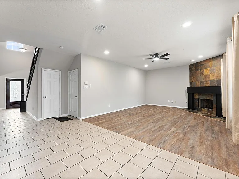 135 S Spinning Wheel Cir — Photo 24