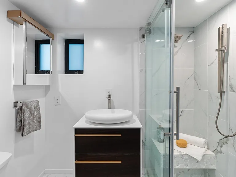 916 Westbourne Dr #203 — Photo 16