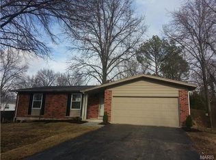 304 Sunrise Blvd, Ballwin, MO 63021