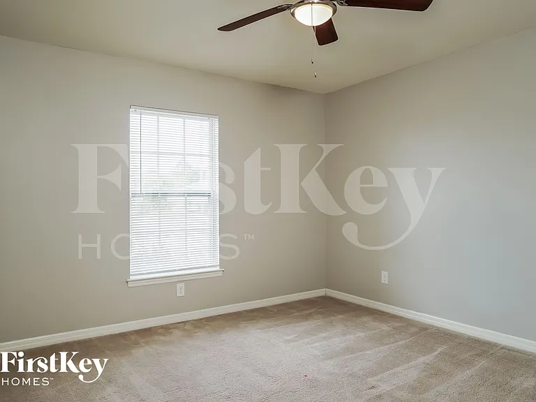 1719 NW 25th Ln — Photo 10