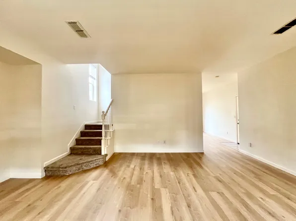 2075 Northfield Dr, Santa Rosa, CA 95403