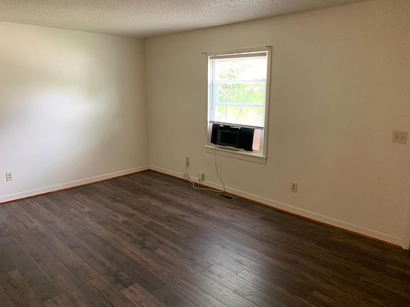 3rd image of 3007 Kentwood St #B