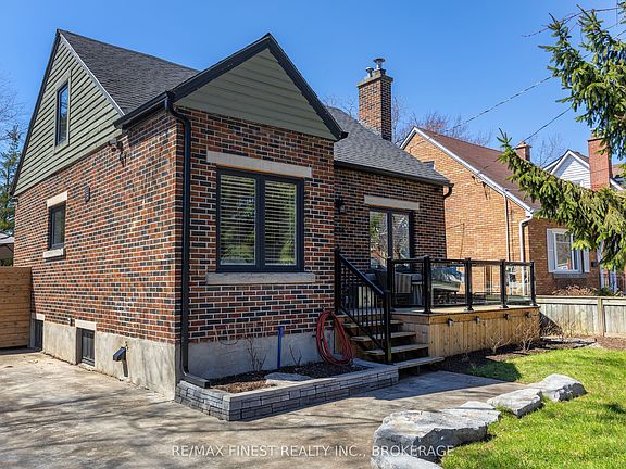 3rd image of 258 College St