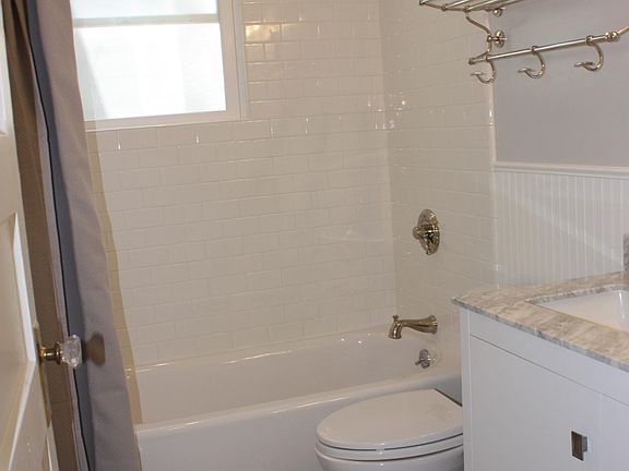 5th image of 434 Linden St