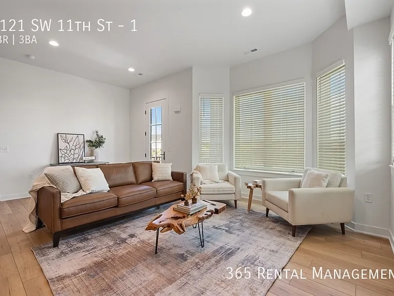 1121 SW 11th St #1 — Photo 31