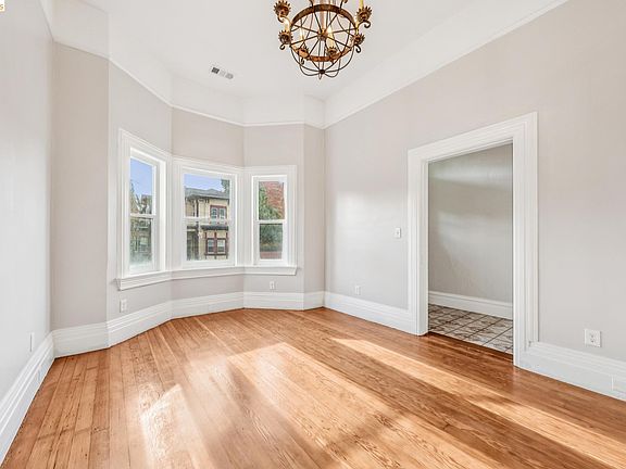 4th image of 836 20th St