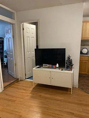 Rented by Mdrn Residential | media 27