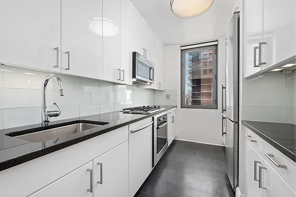 Rented by Douglas Elliman | media 18