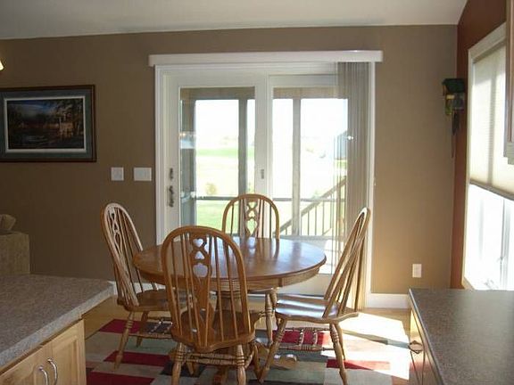 Dining room W/patio door