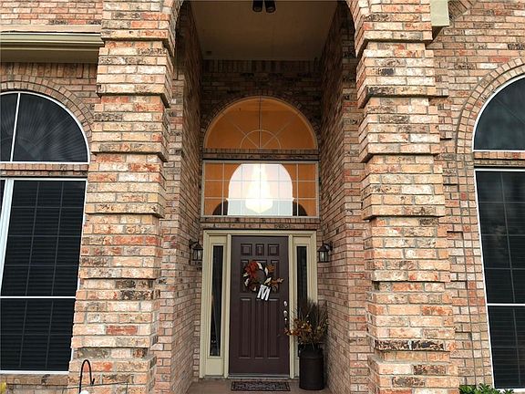 3rd image of 600 Grand Oaks Ct