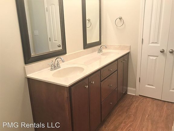4th image of 17 Carmel Dr