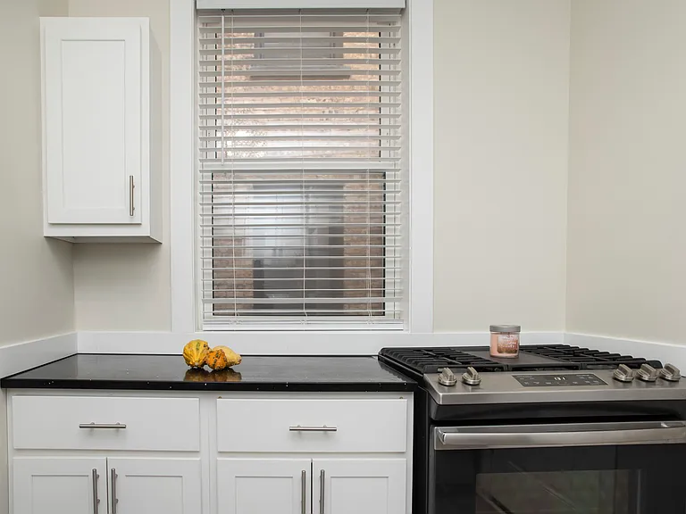 1415 W Hutchinson St #3 — Photo 6