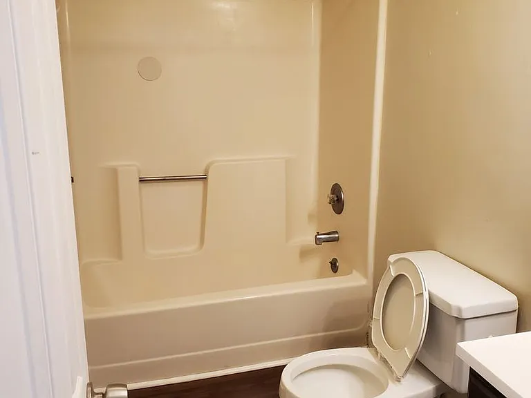 Huntington Apartments — Photo 40