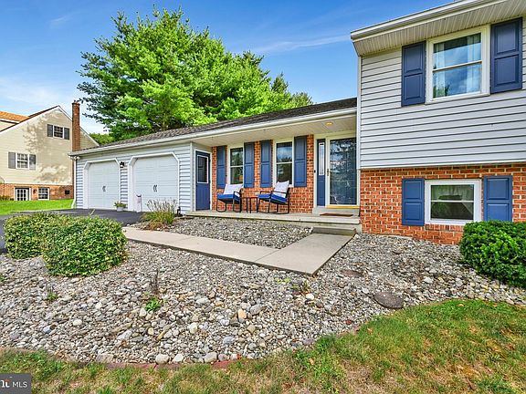 5th image of 126 Meadow View Ln