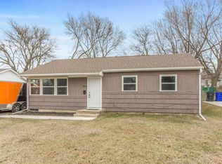 4324 Benton St NE, Cedar Rapids, IA 52402