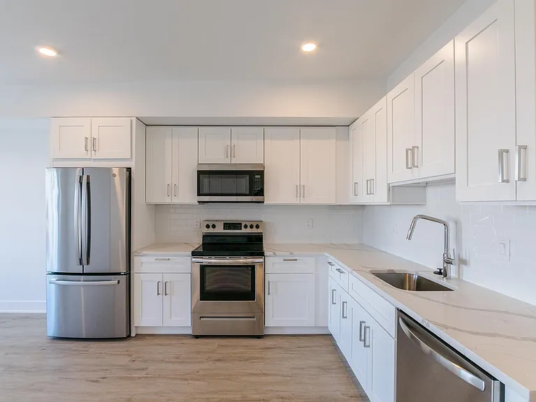 1201 W Girard Ave — Photo 42