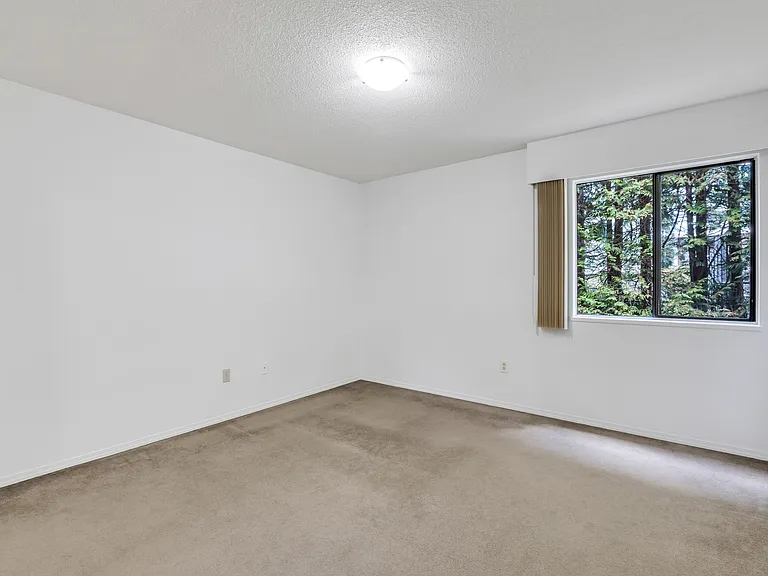 549 Dansey Ave — Photo 29