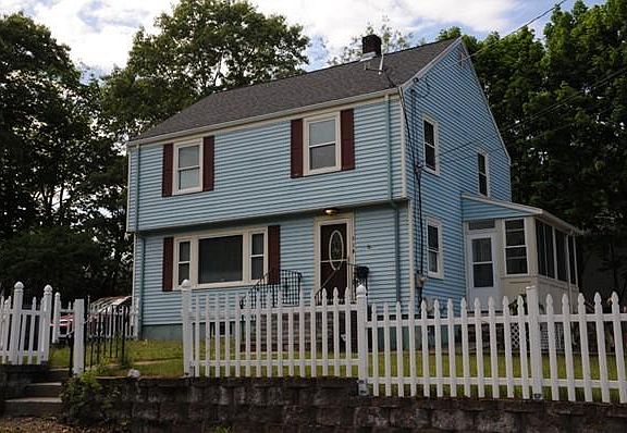 3rd image of 82 Pine Hill Rd