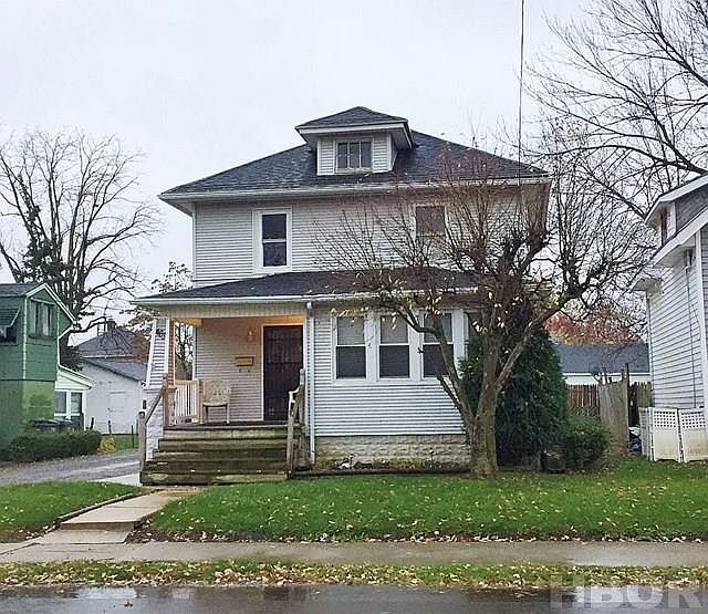 2nd image of 463 W Grand Ave