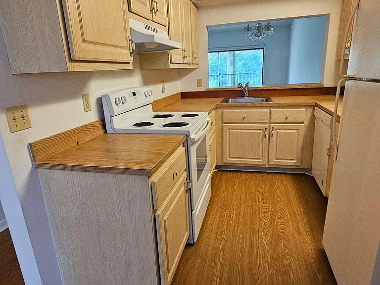 7879 Willow Spring Dr #923 — Photo 4