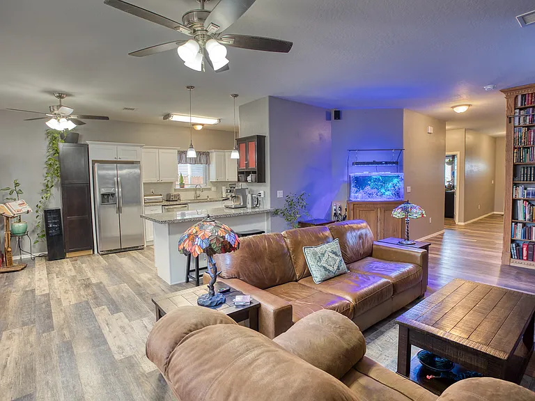 1141 W Cross Creek Ln — Photo 18