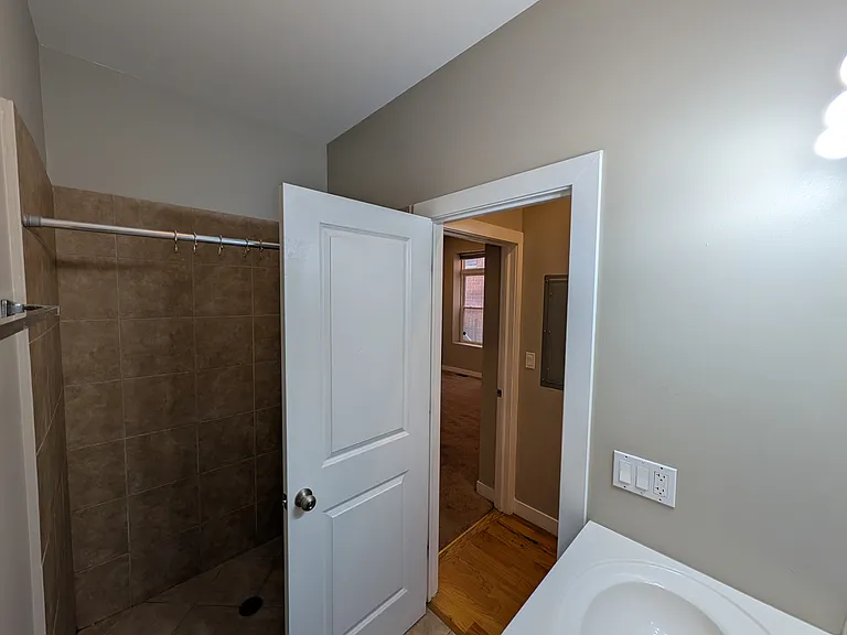 1463 W Huron St #1F — Photo 8