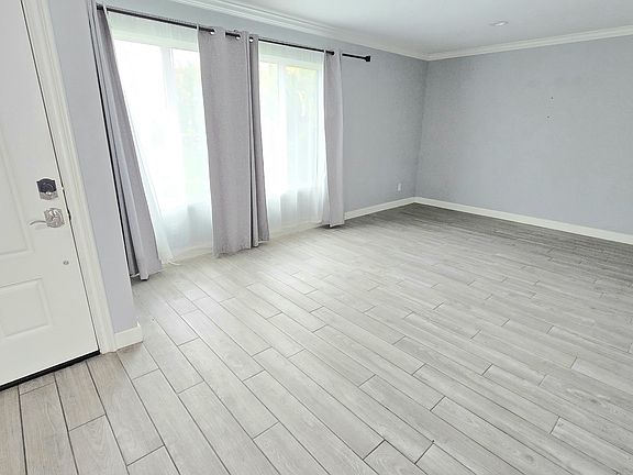 4th image of 8635 Frobisher St
