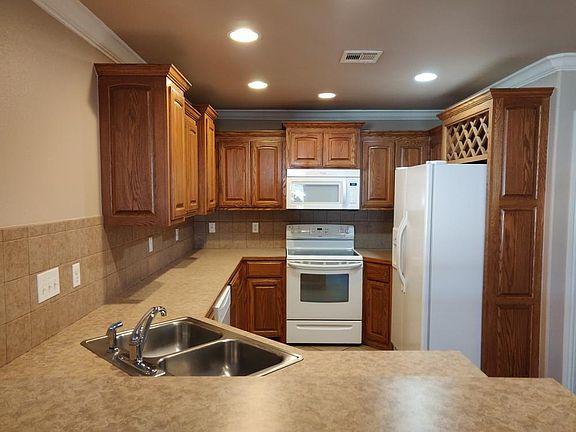 5th image of 360 Garden Lake Dr