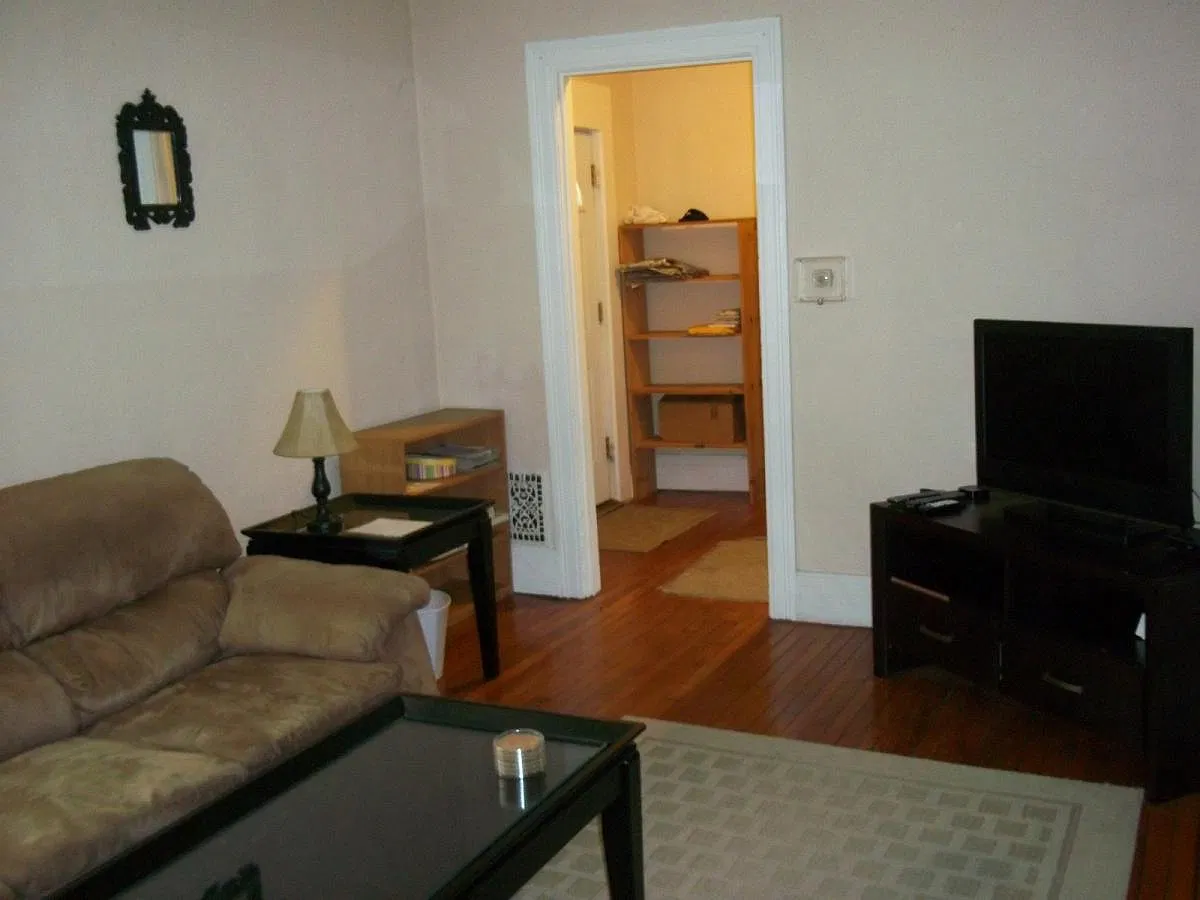 4 bed, 1200 sqft, $1,600 — Photo 3