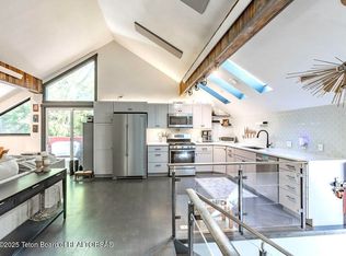 1055 Maple Way APT 32, Jackson, WY 83001