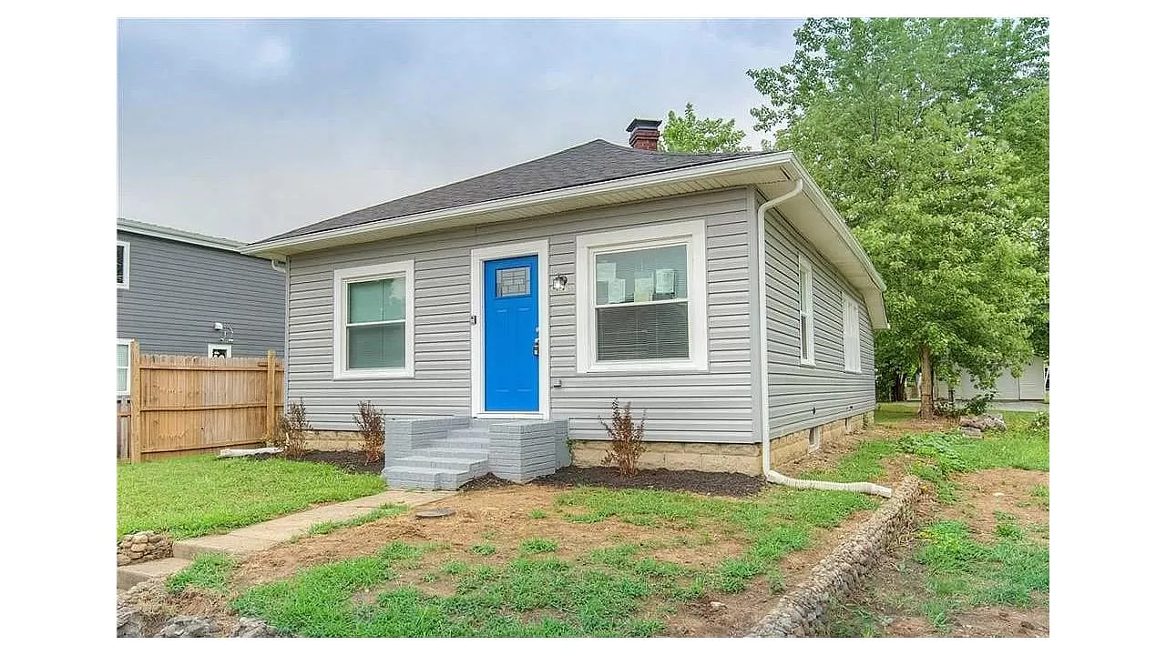 1737 Laurel St photo 1