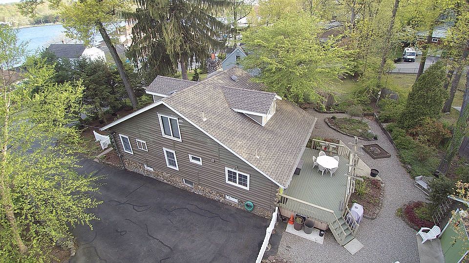 2nd image of 61 Lake Dr W
