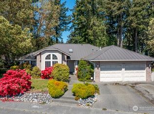 1970 NE 11th Ave, Oak Harbor, WA