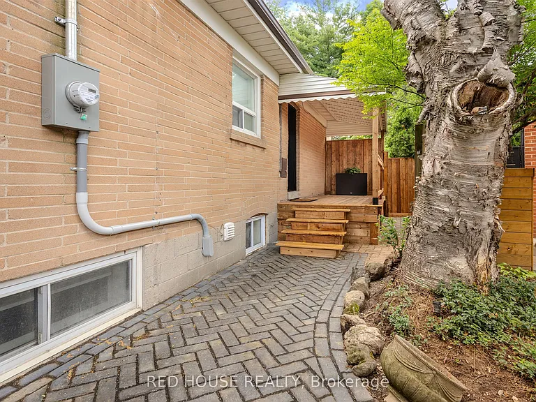 70 Beaverbrook Ave #BASEMENT — Photo 20