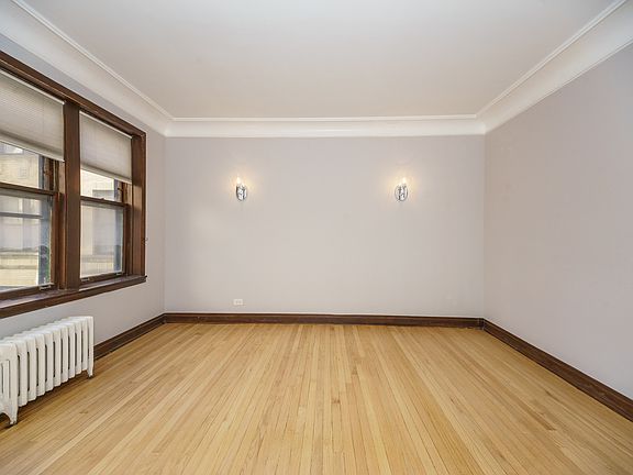 3rd image of 6428 N Glenwood Ave APT 1E