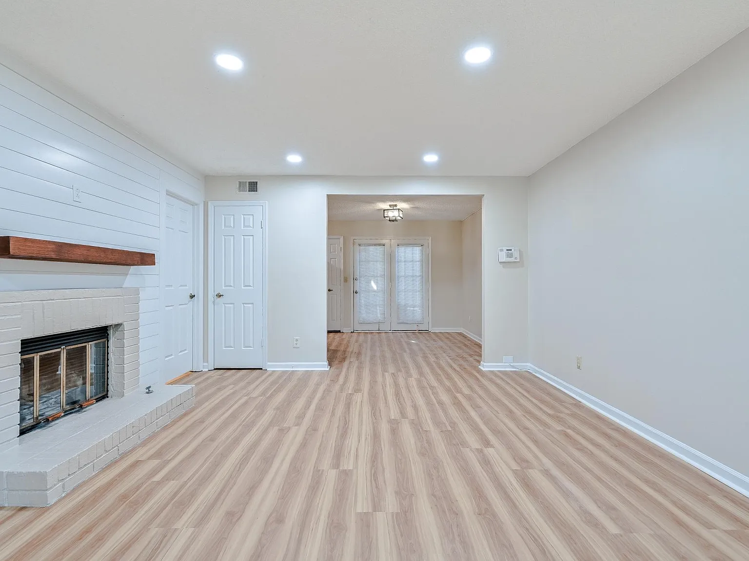 2 bed, 2.5 bath, 1240 sqft, $2,095 — Photo 3