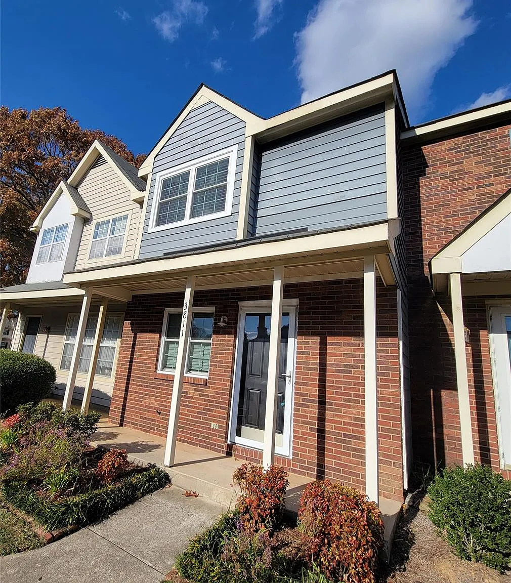 2 bed, 2.5 bath, 1088 sqft, $1,595 — Photo 1