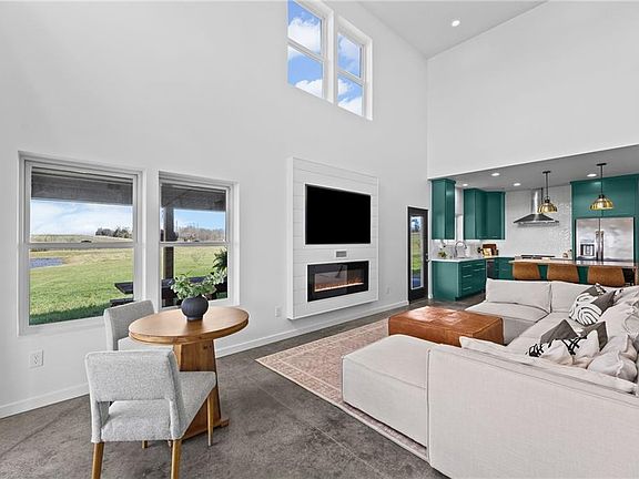 5th image of 25594 Somerset Rd